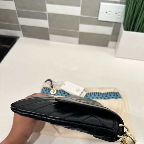 TORY BURCH Alexa Clutch (Black) w/ Gold Chain Strap - Picture 3 of 7